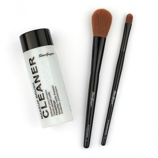 Makeup brushes wash